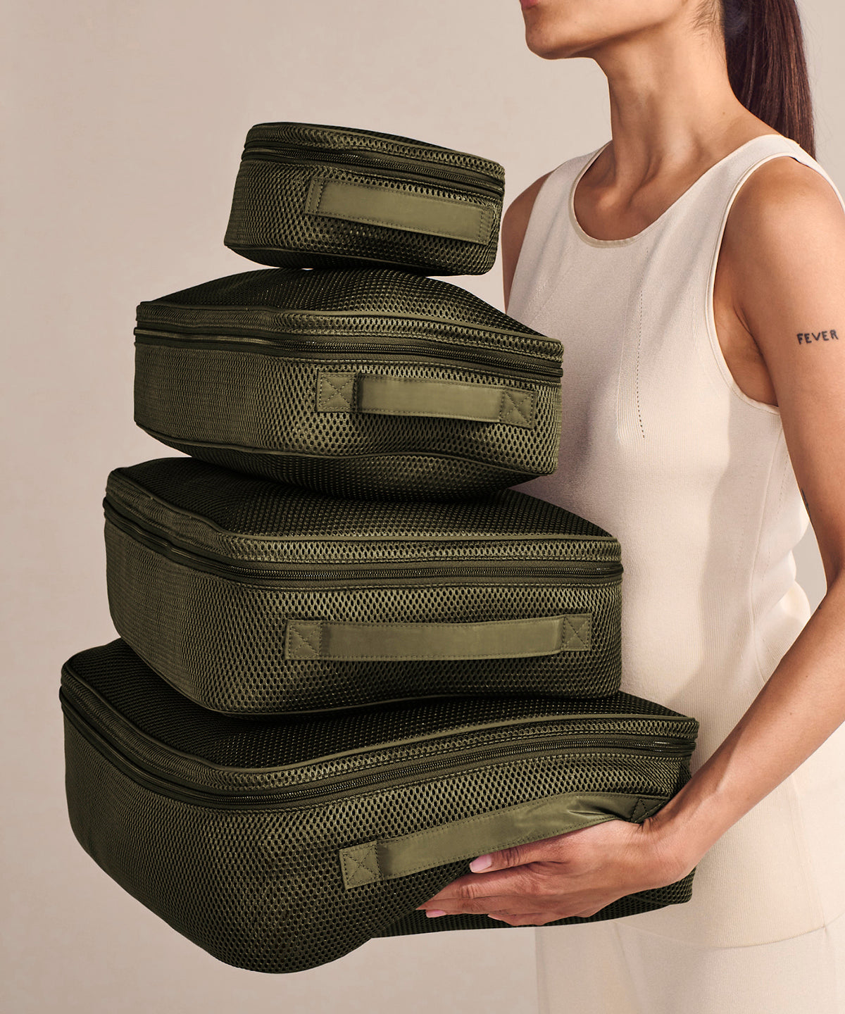 Roma Packing Cube in Carbon Air Mesh, Medium