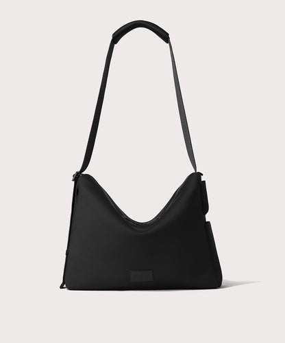 Large Shoulder bag in a black seen from the front view.